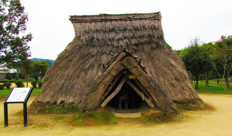 石川県の縄文時代の竪穴式住居